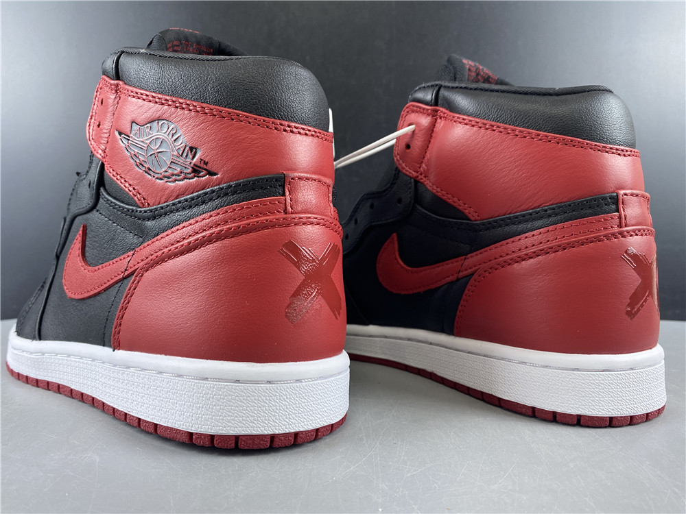 Air Jordan 1 Retro Banned (2011) 432001-001