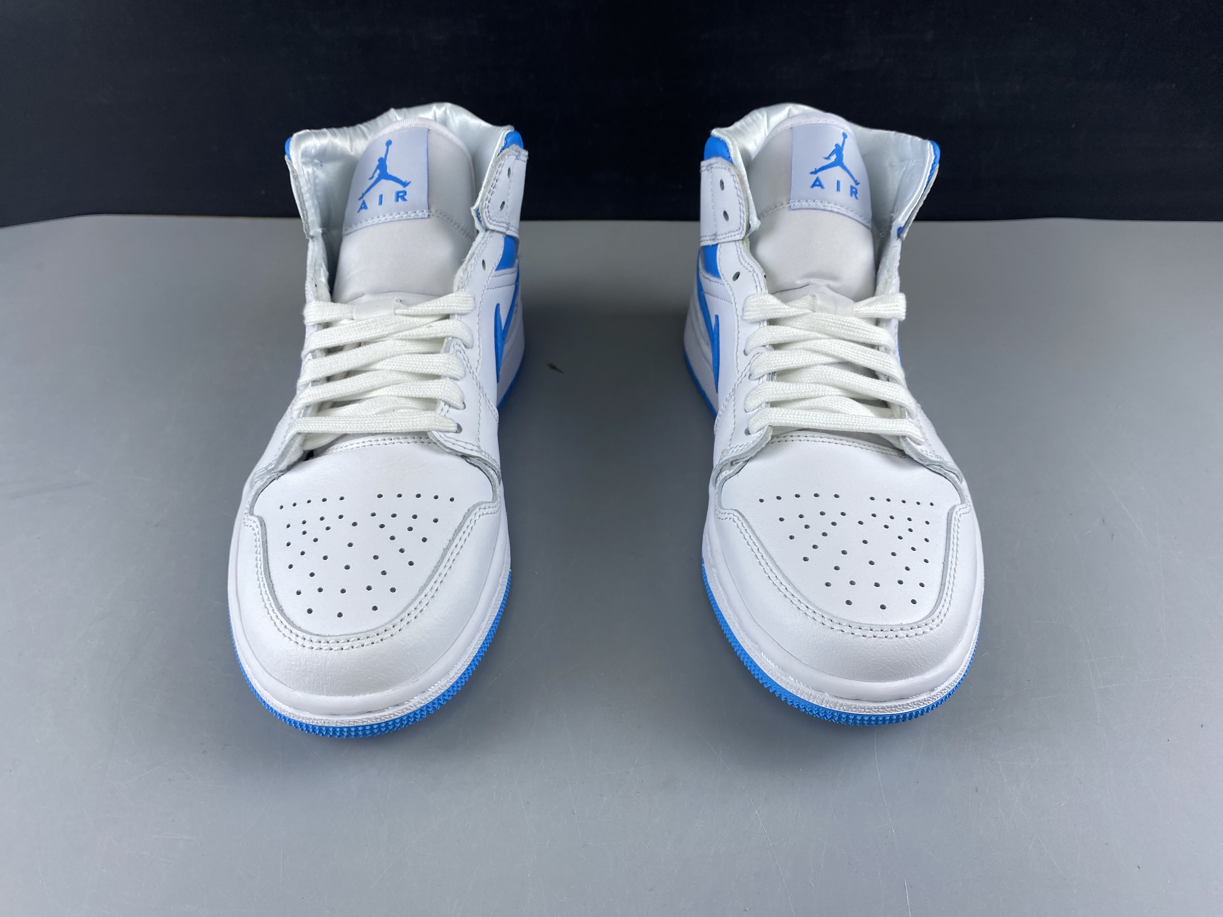 Air Jordan 1 Mid UNC BQ6472-114