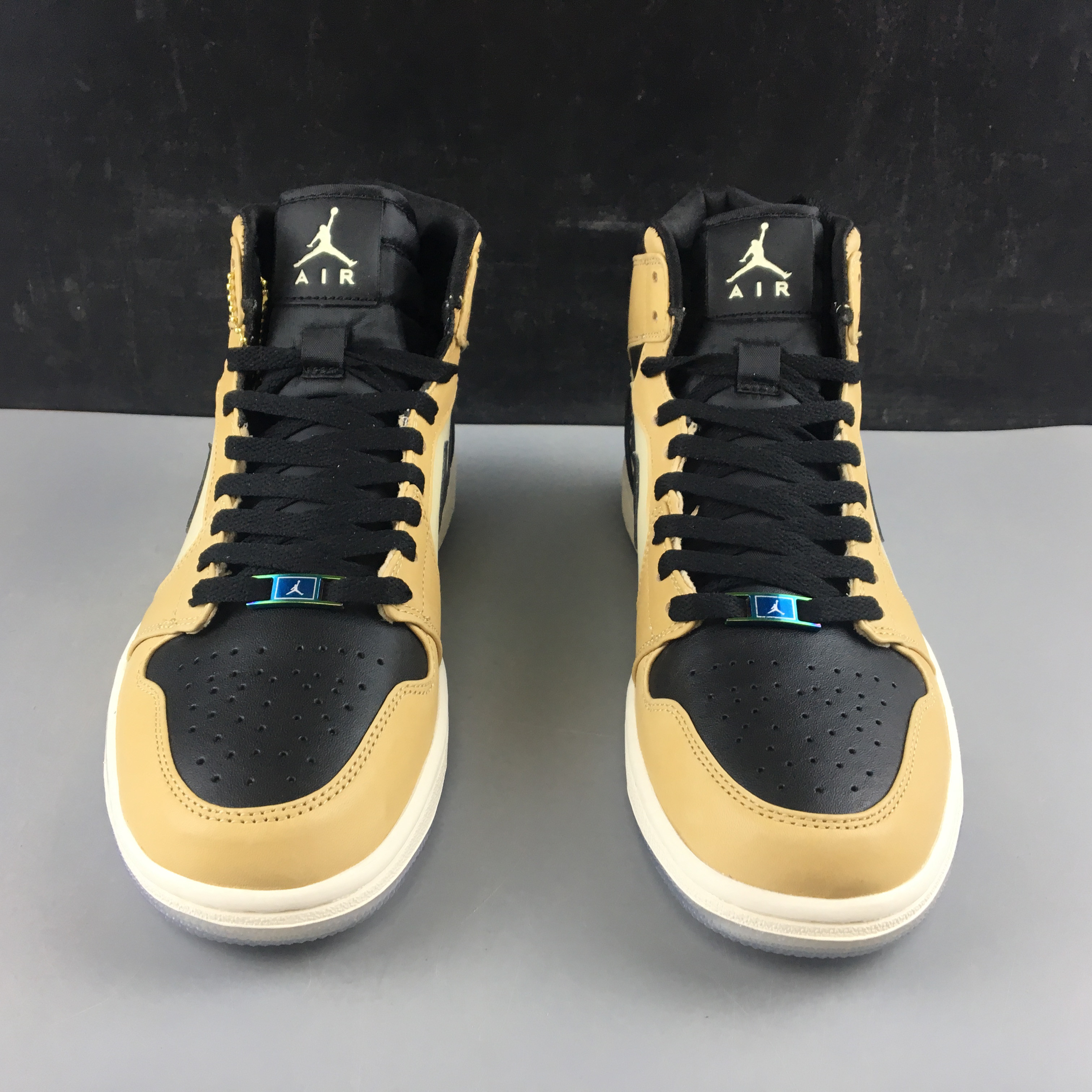 Air Jordan 1 Retro High Black Mushroom AH7389-003