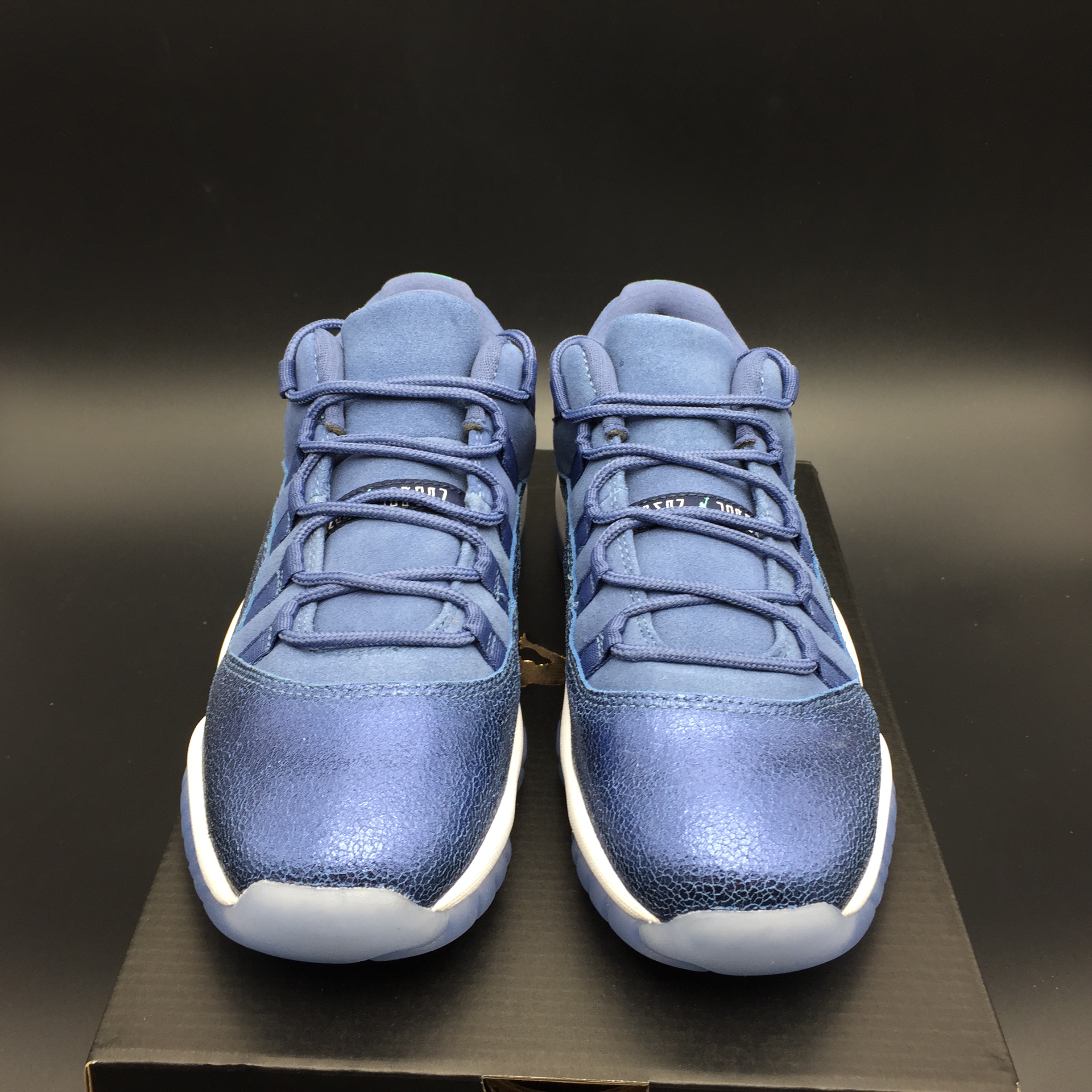 Air Jordan 11 Retro Low Blue Moon 580521-408