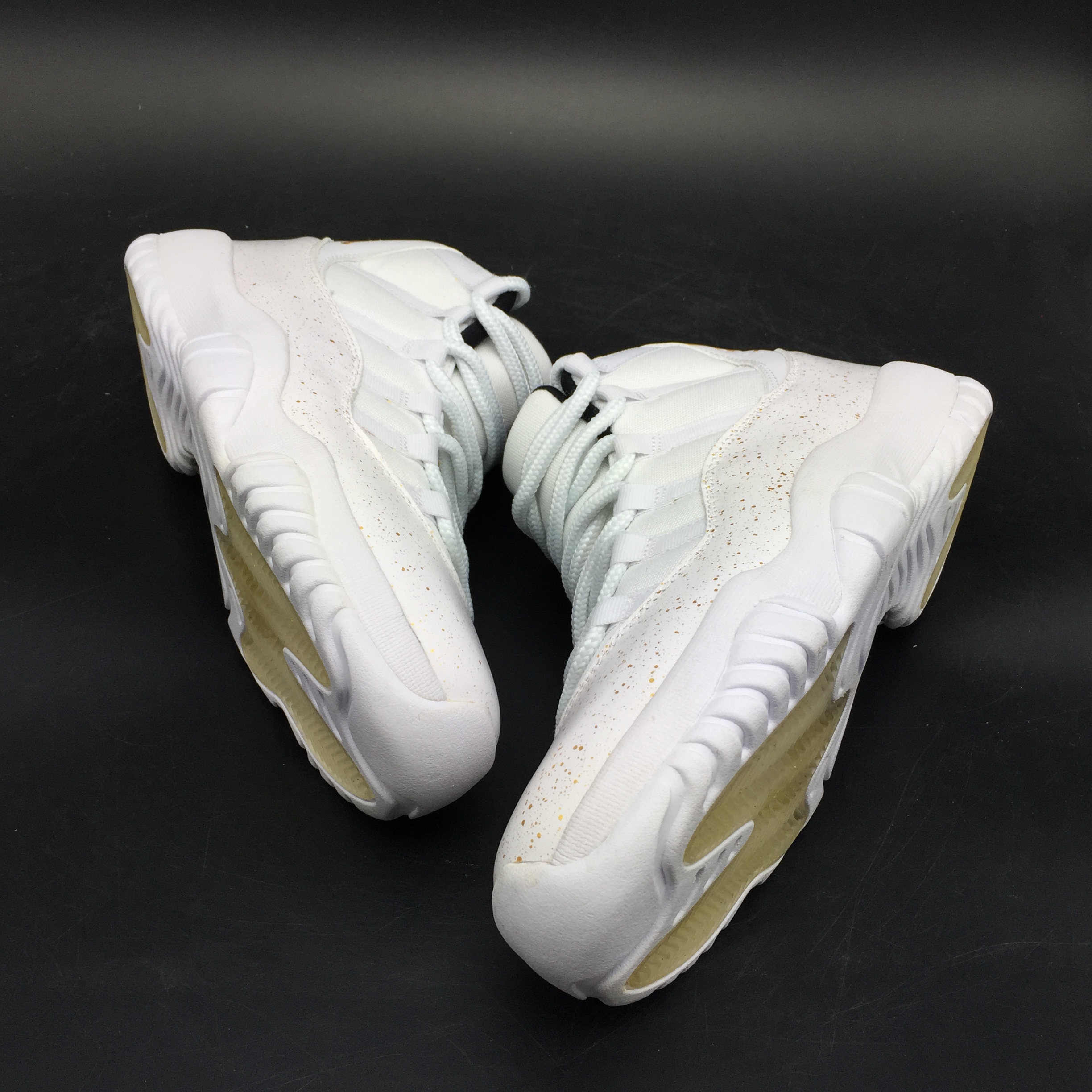 Air Jordan 11 ‘OVO’ White/Metallic Silver 914433-102