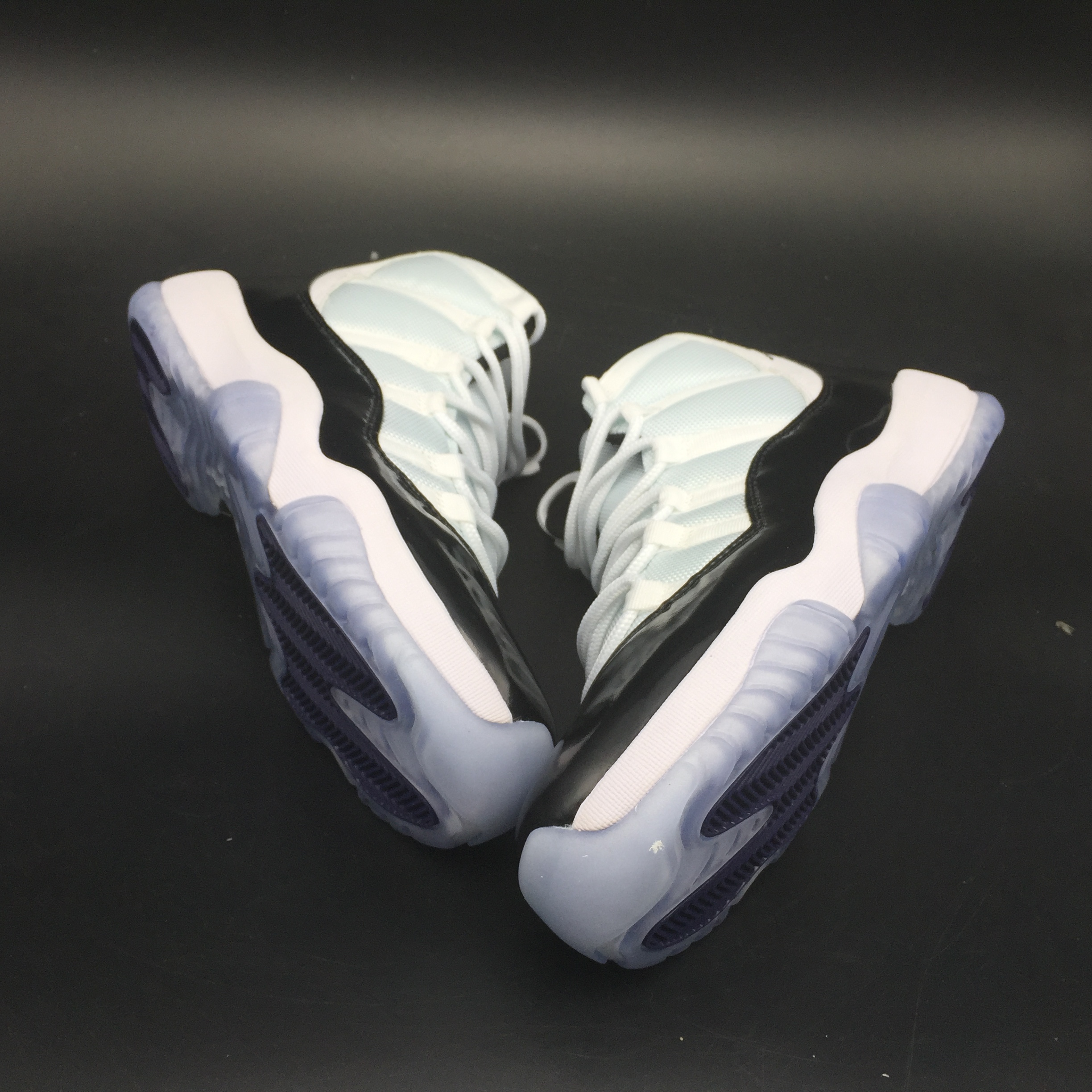 Air Jordan 11 Retro Concord (2011) 378037-107
