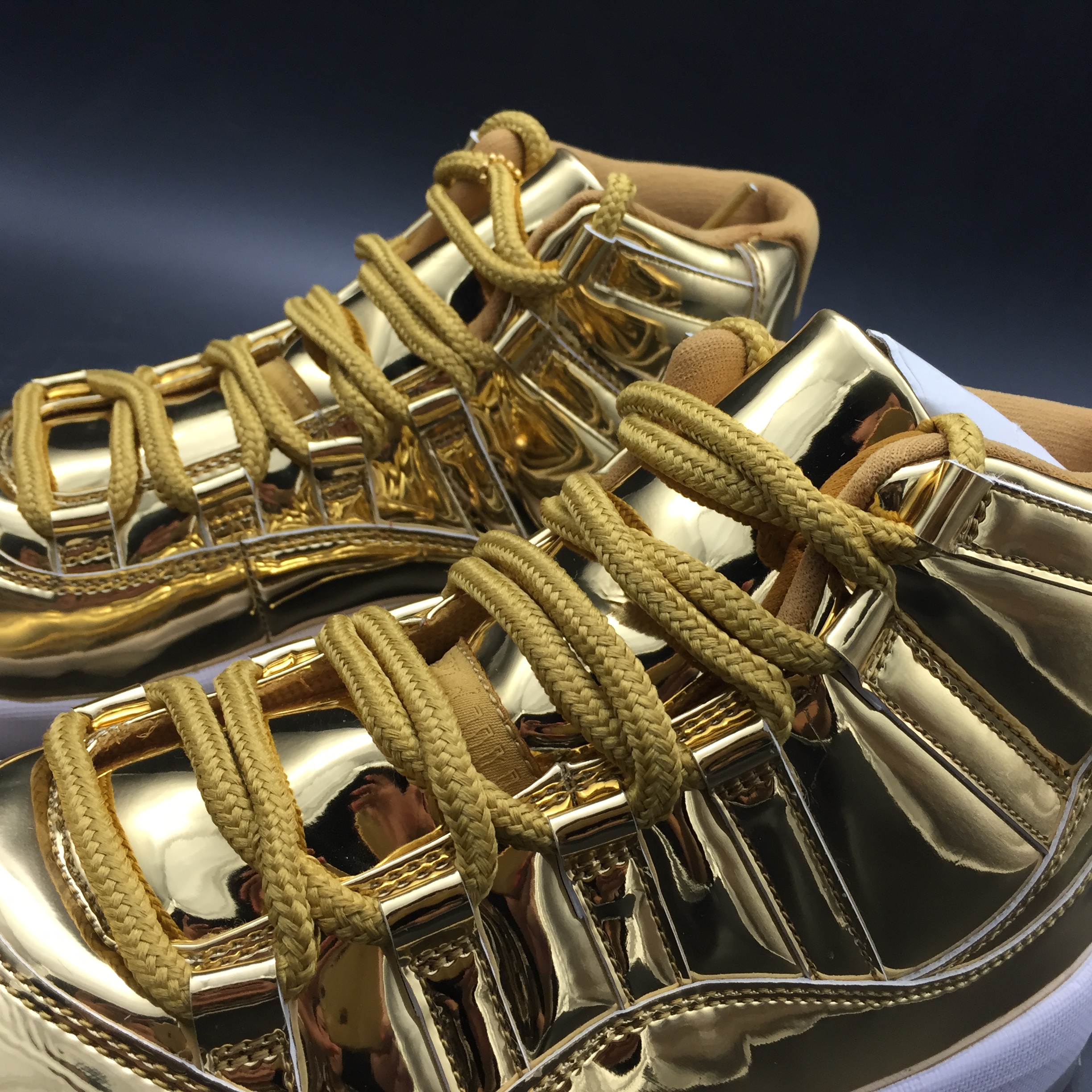 AIR JORDAN 11 RETRO P1NNACLE GOLD