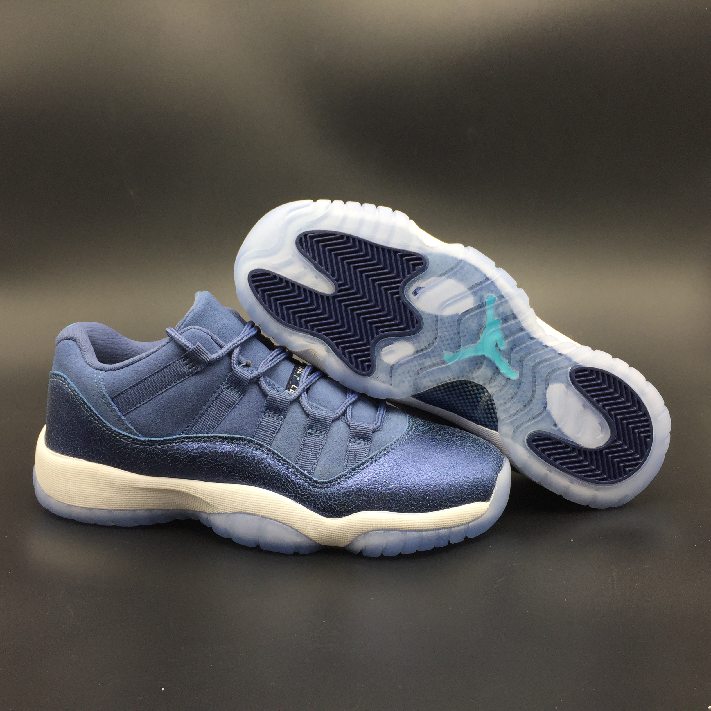 Air Jordan 11 Low GS Blue Moon