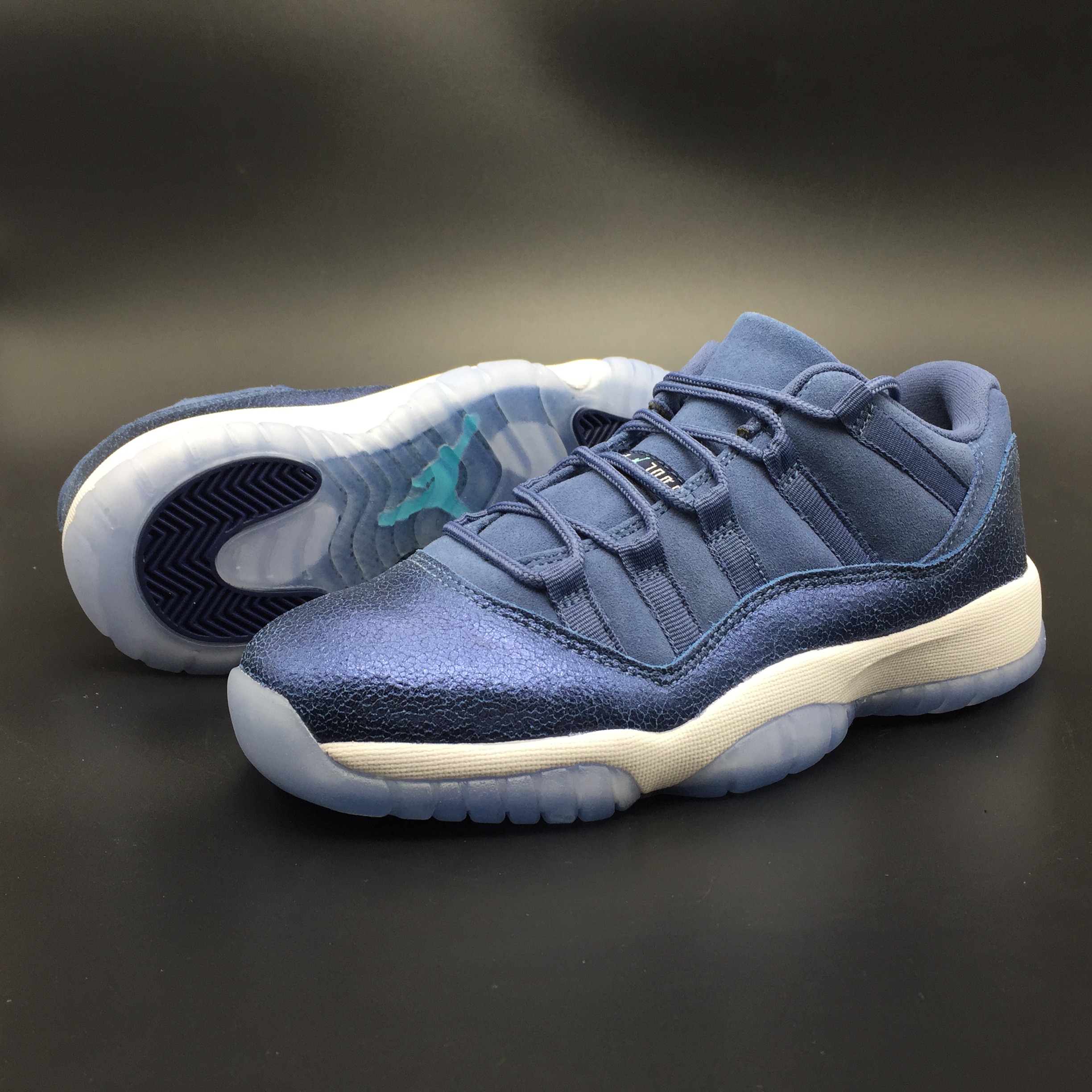 Air Jordan 11 Low GS Blue Moon
