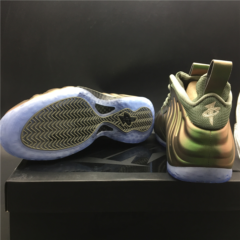 Nike Air Foamposite One Iridescent AA3963-001