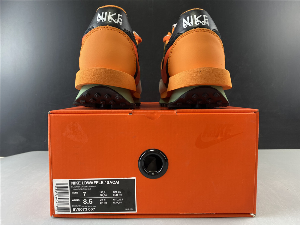 Nike Shark x Sacai x Nike LsVttnD Waffle Daybreak BV0073-007