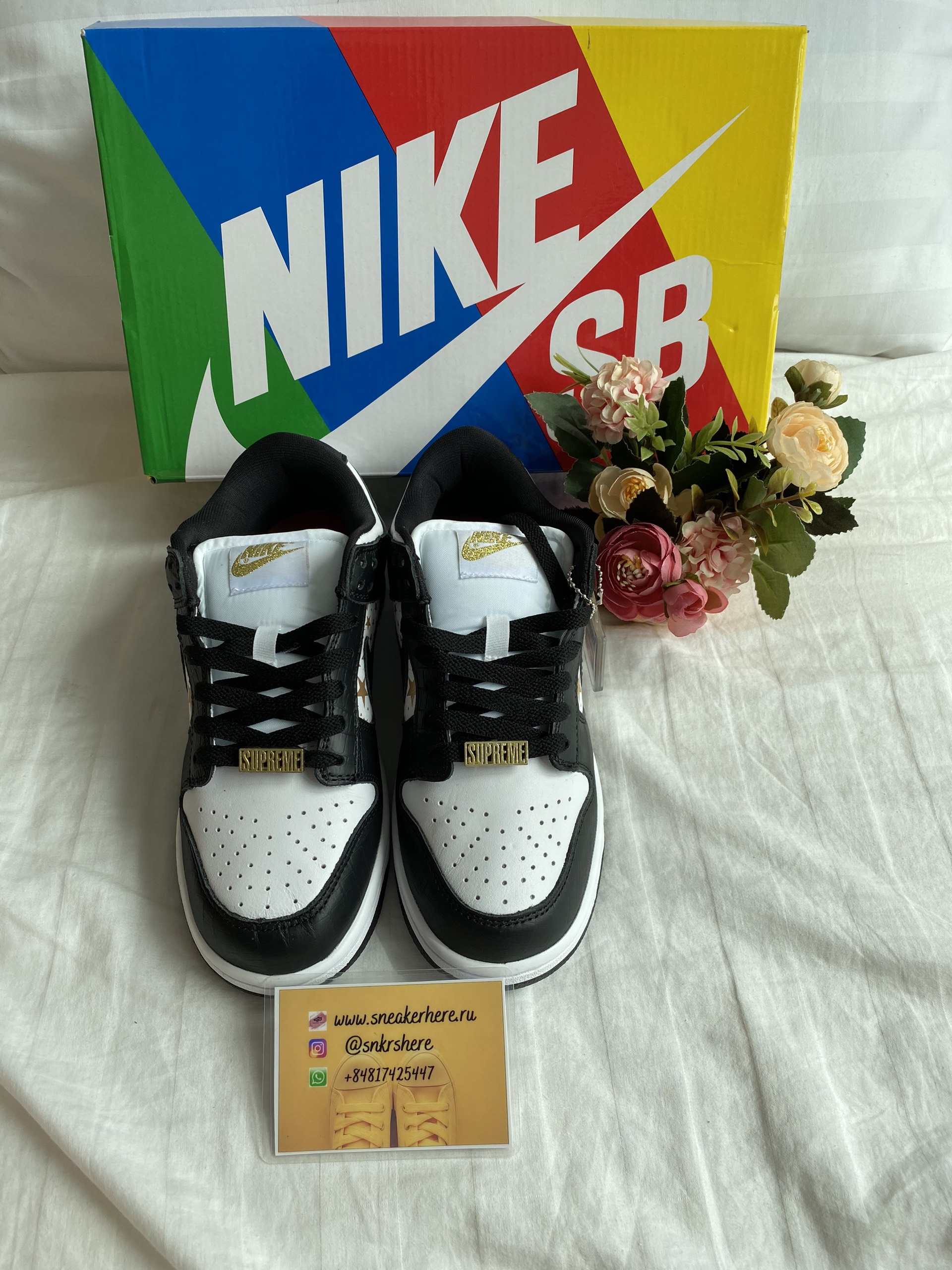 Supreme x Nike SB Dunk Low White and Black Crocodile DH3228-102