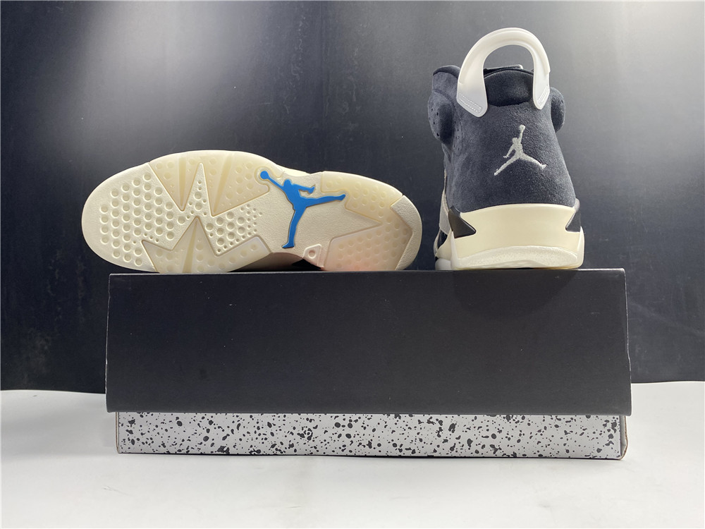 Air Jordan 6 Retro Tech Chrome