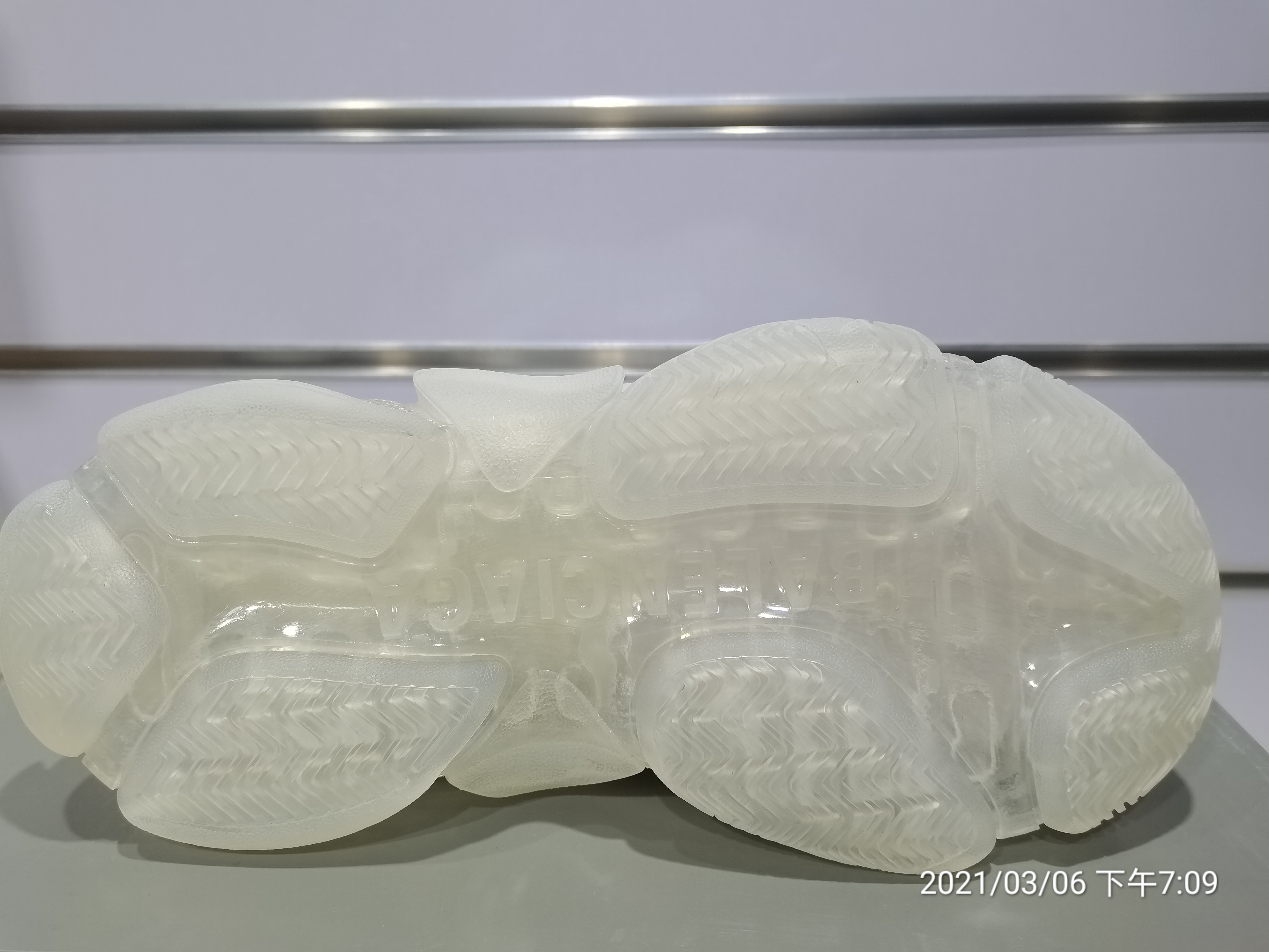 Blncig Triple S Trainer Clear Sole White