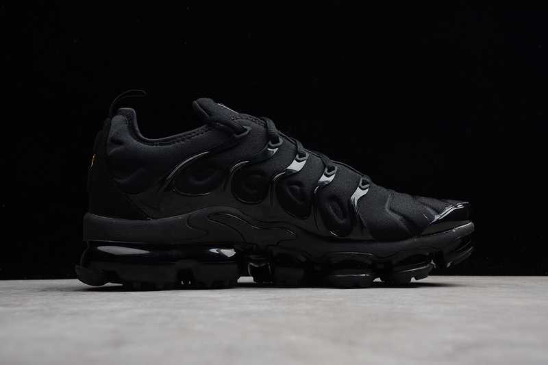Nike Air VaporMax Plus Triple Black 924453-004