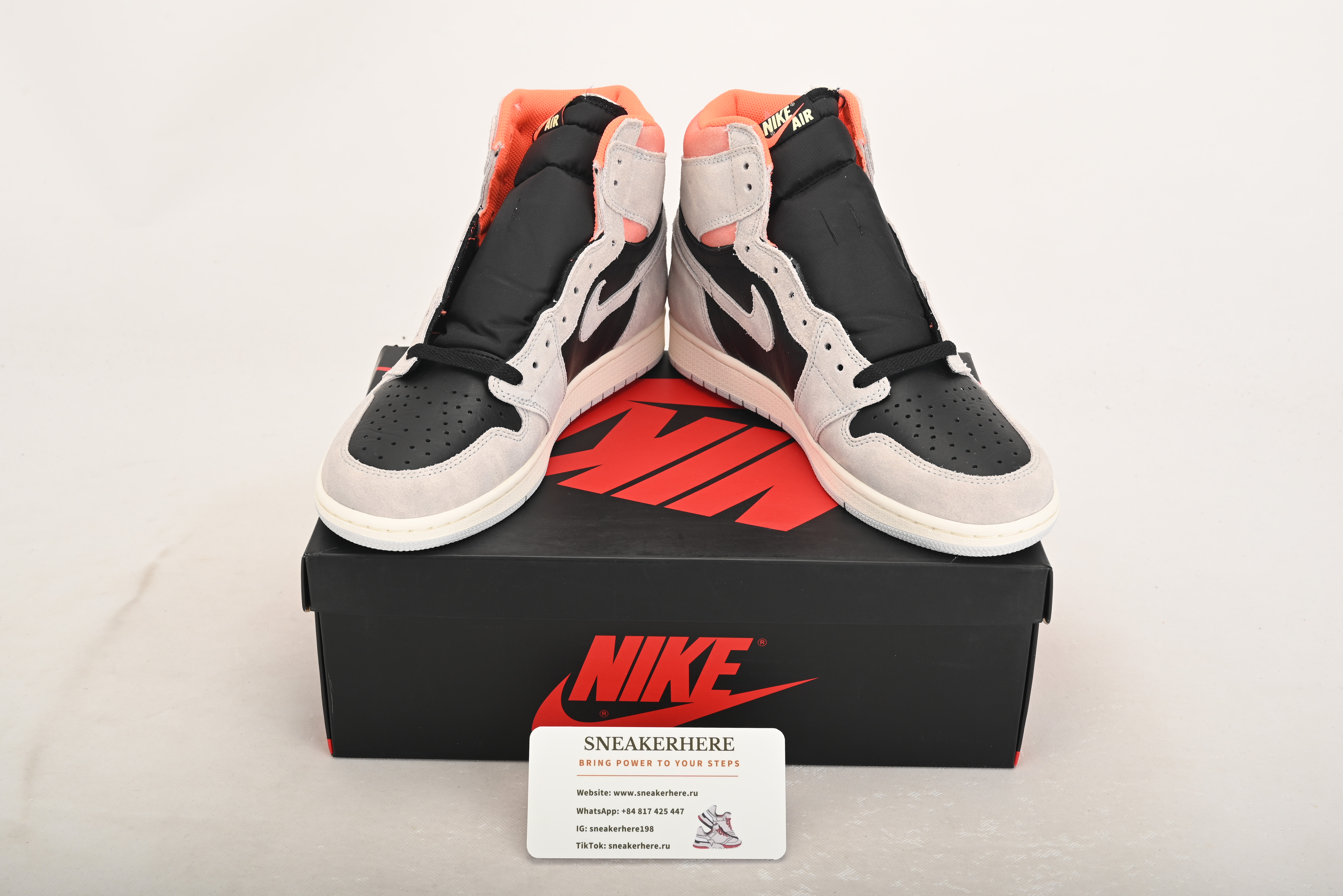 Air Jordan 1 Retro High Neutral Grey Hyper Crimson 555088-018