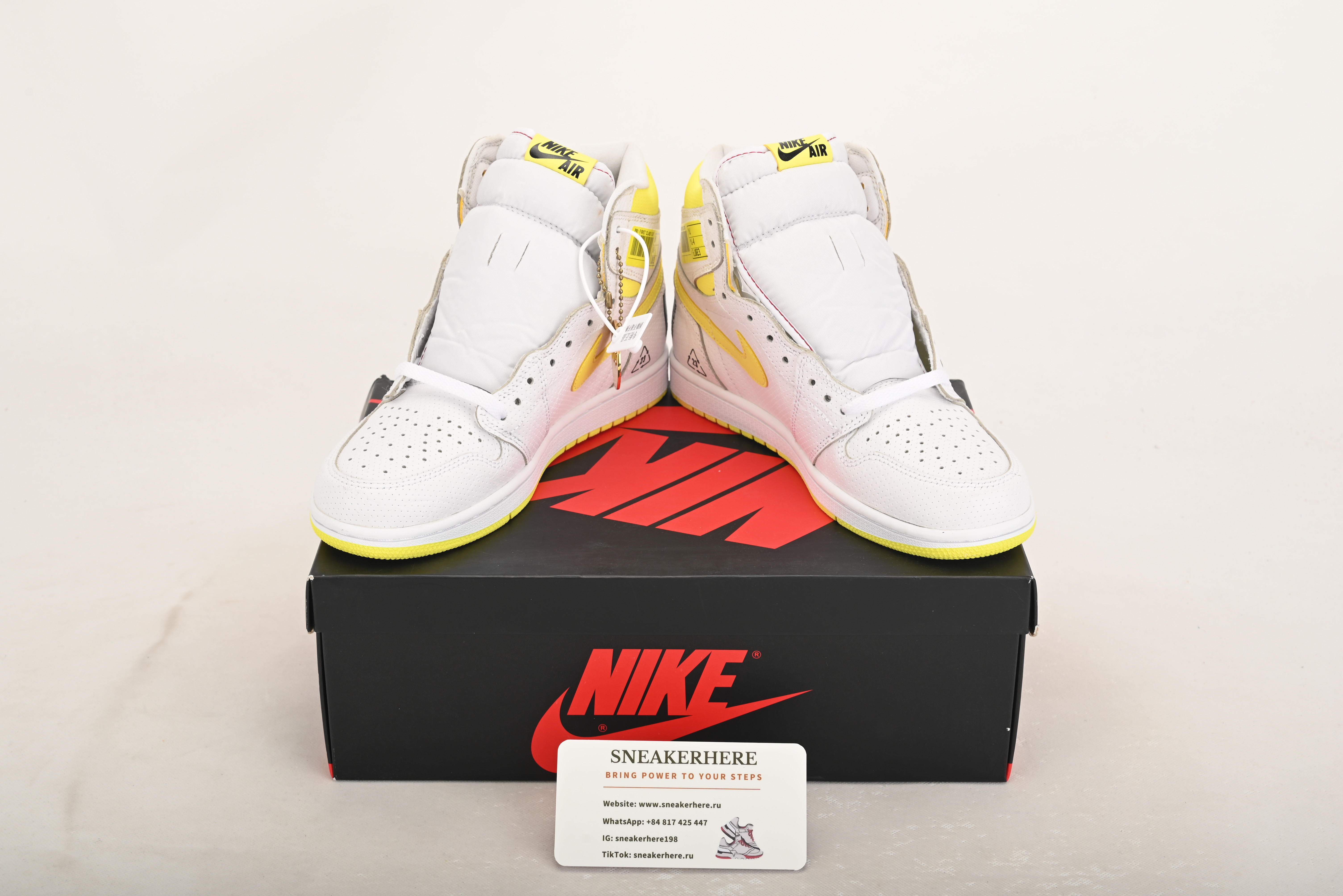 Air Jordan 1 Retro High First Class Flight 555088-170