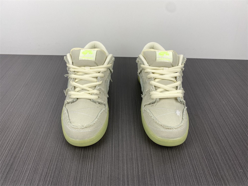 Nike SB Dunk Low “Mummy” DM0774-111