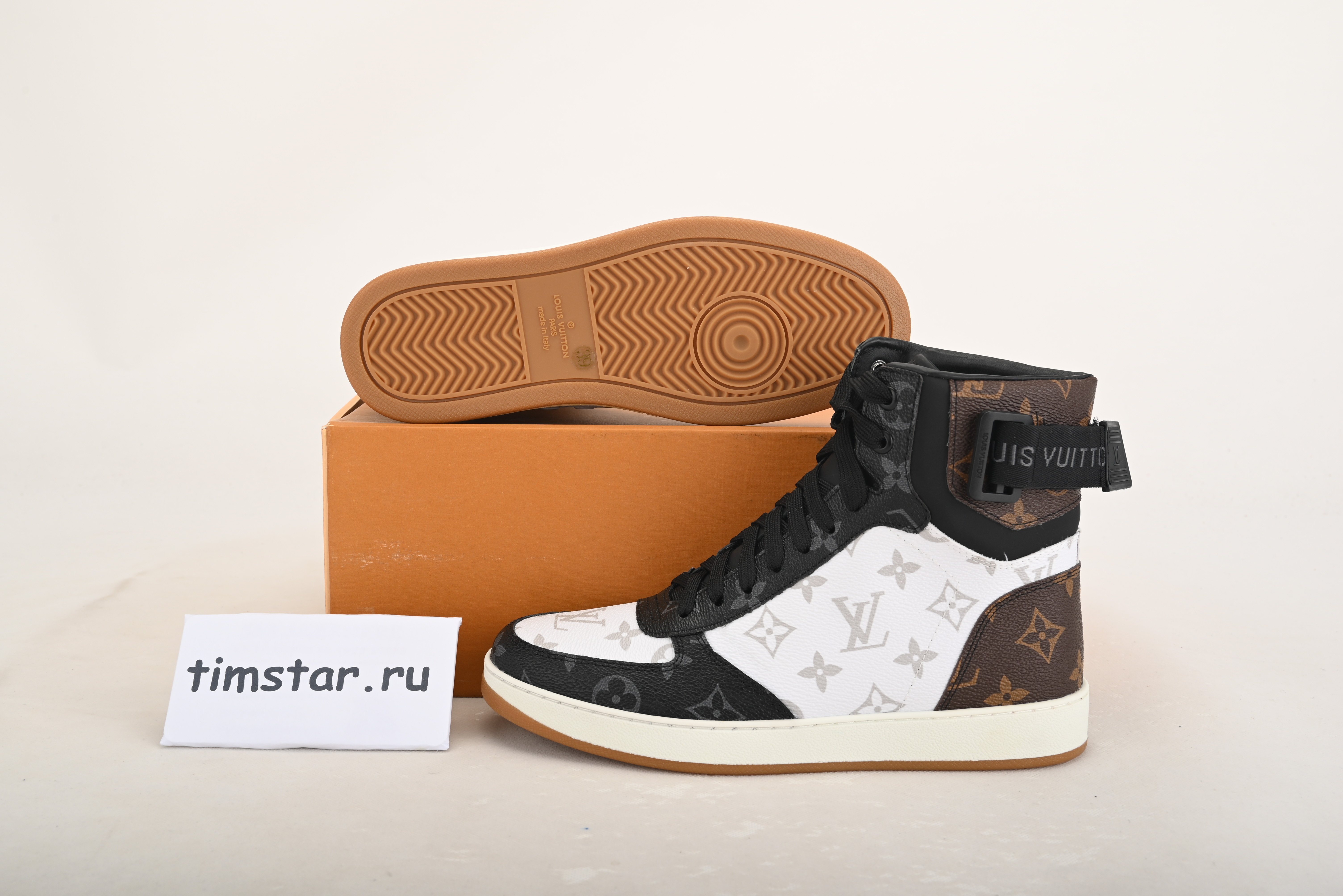 LsVttn Rivoli Sneaker Boot Monogram 1A44VV