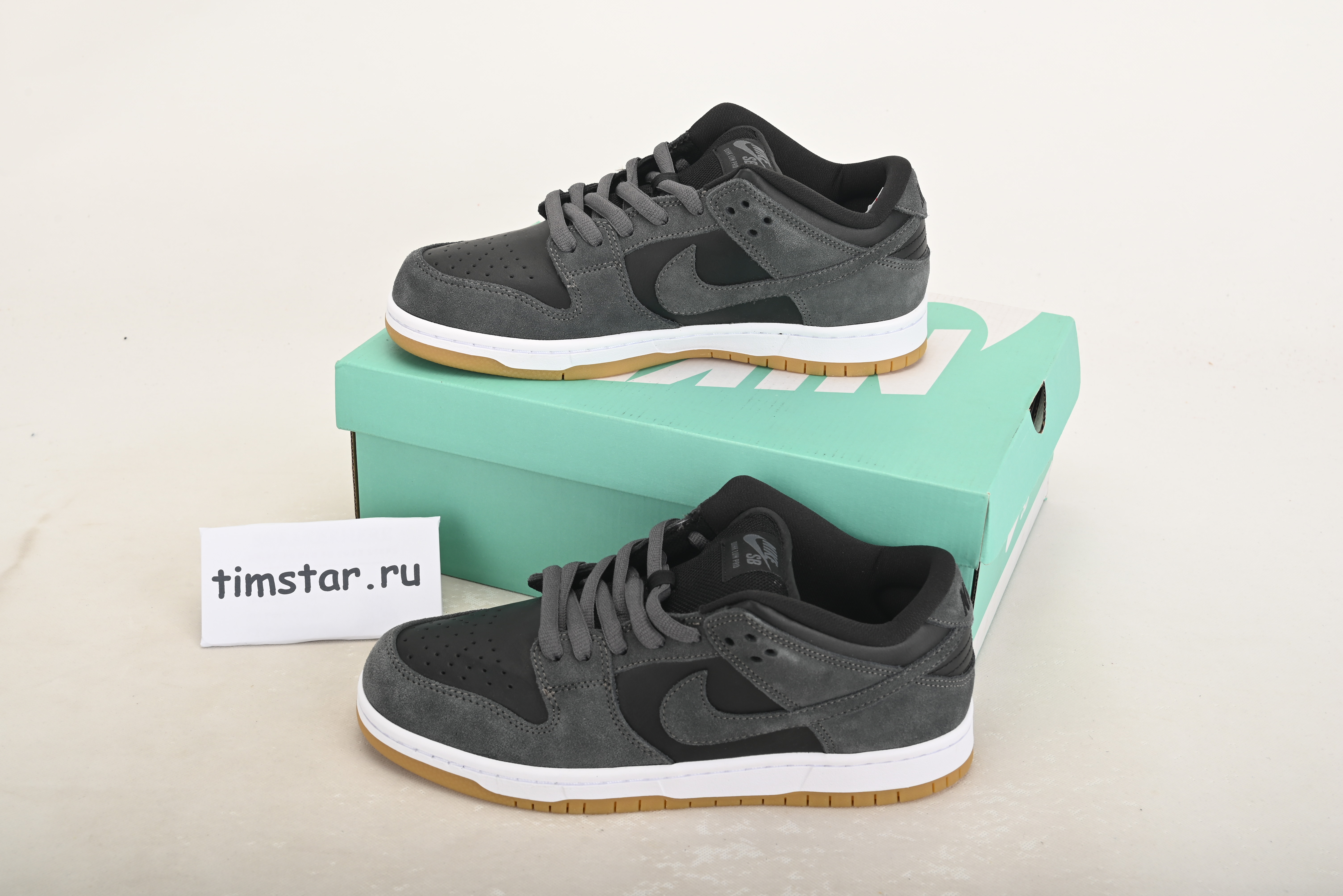 Nike SB Dunk Low Dark Grey Black Gum AR0778-001