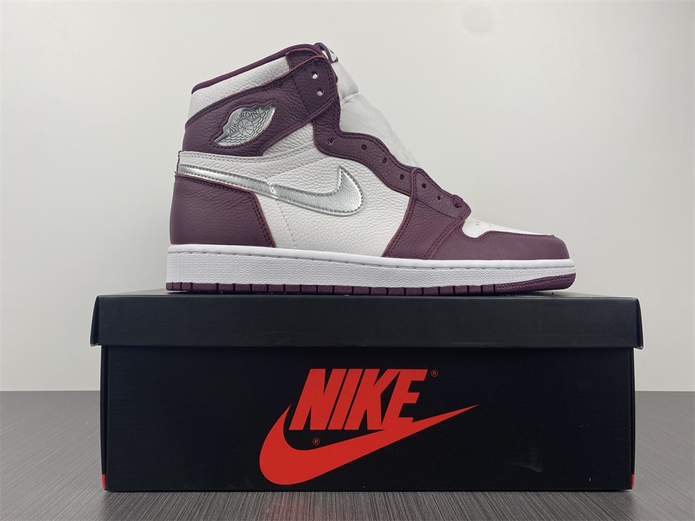 Air Jordan 1 Retro High OG Bordeaux 555088-611