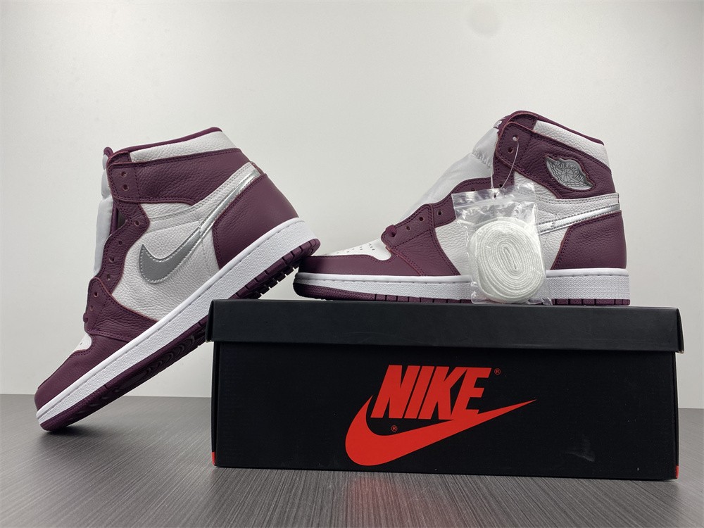Air Jordan 1 Retro High OG Bordeaux 555088-611