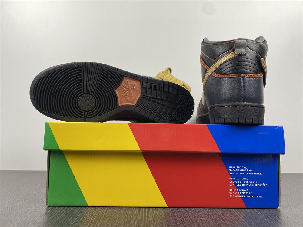 Nike Dunk SB High RX-0 Unicorn Gundam 02 Banshee DH7717-400