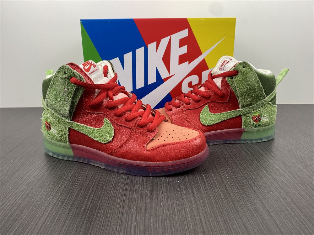 Nike SB Dunk High Strawberry Cough CW7093-600