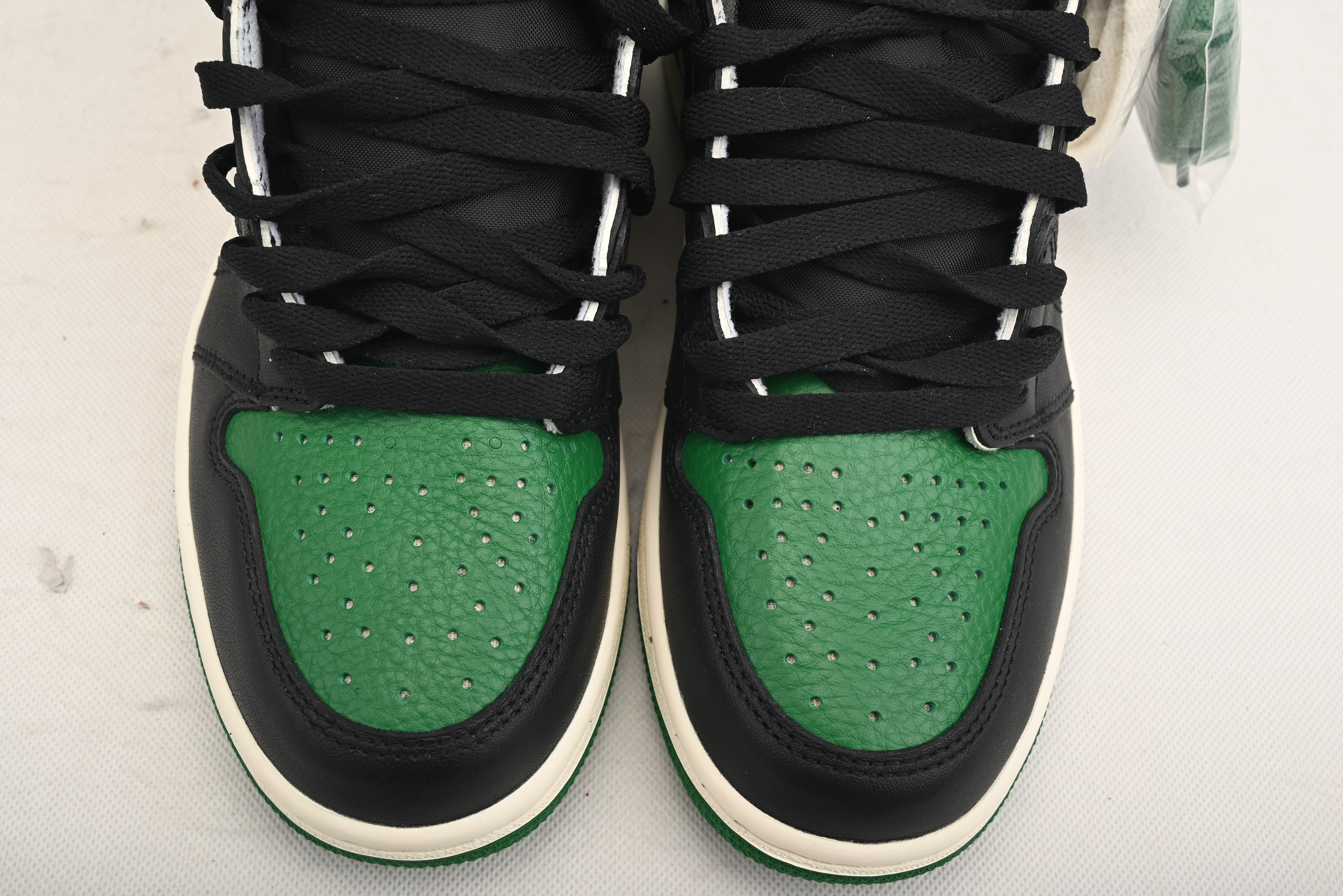 Jordan 1 Retro High Pine Green  575441-302