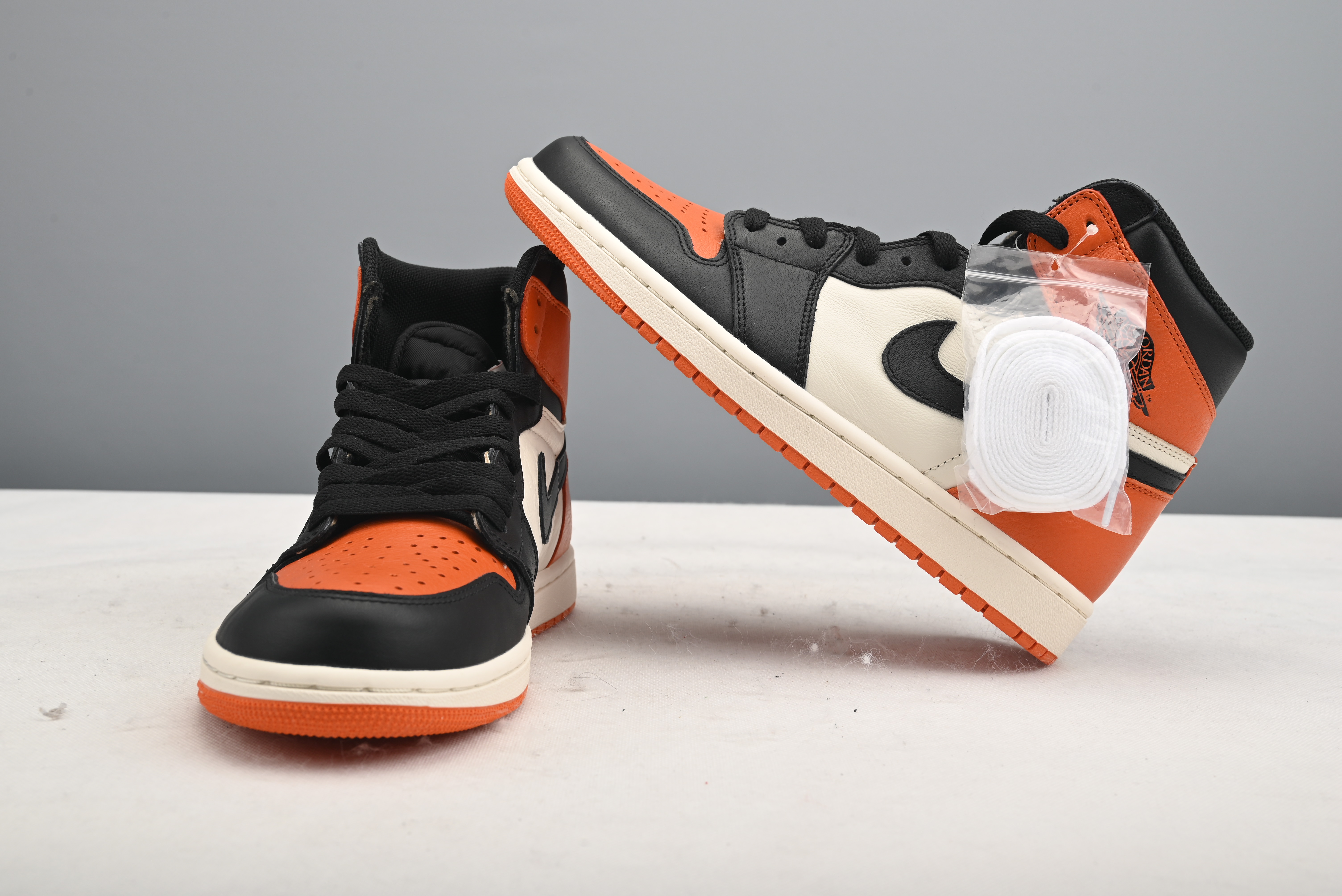 Jordan 1 Retro High Satin Shattered Backboard (W) AV3725-010