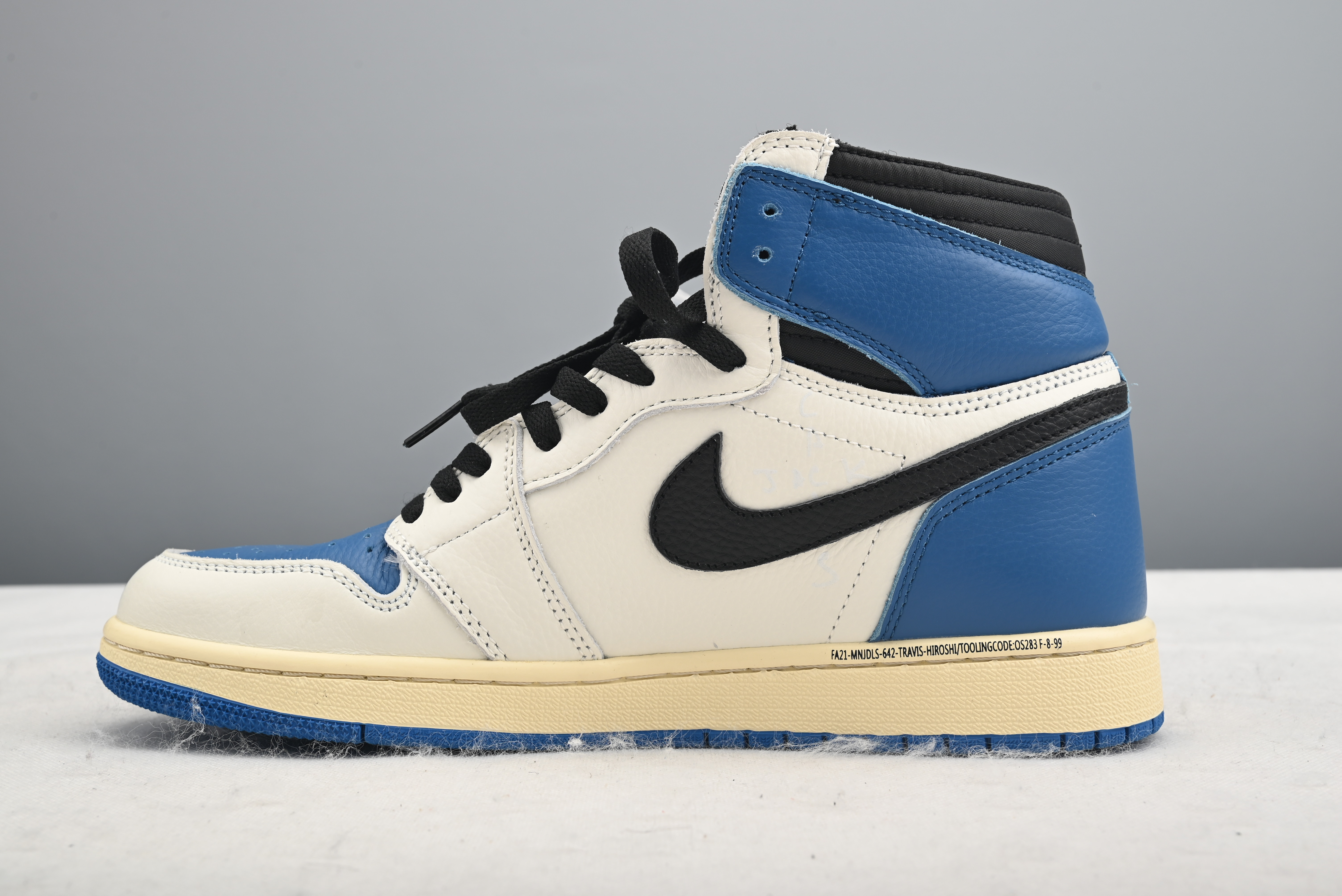 Jordan 1 High OG SP Fragment x Travis Scott  DH3227-105