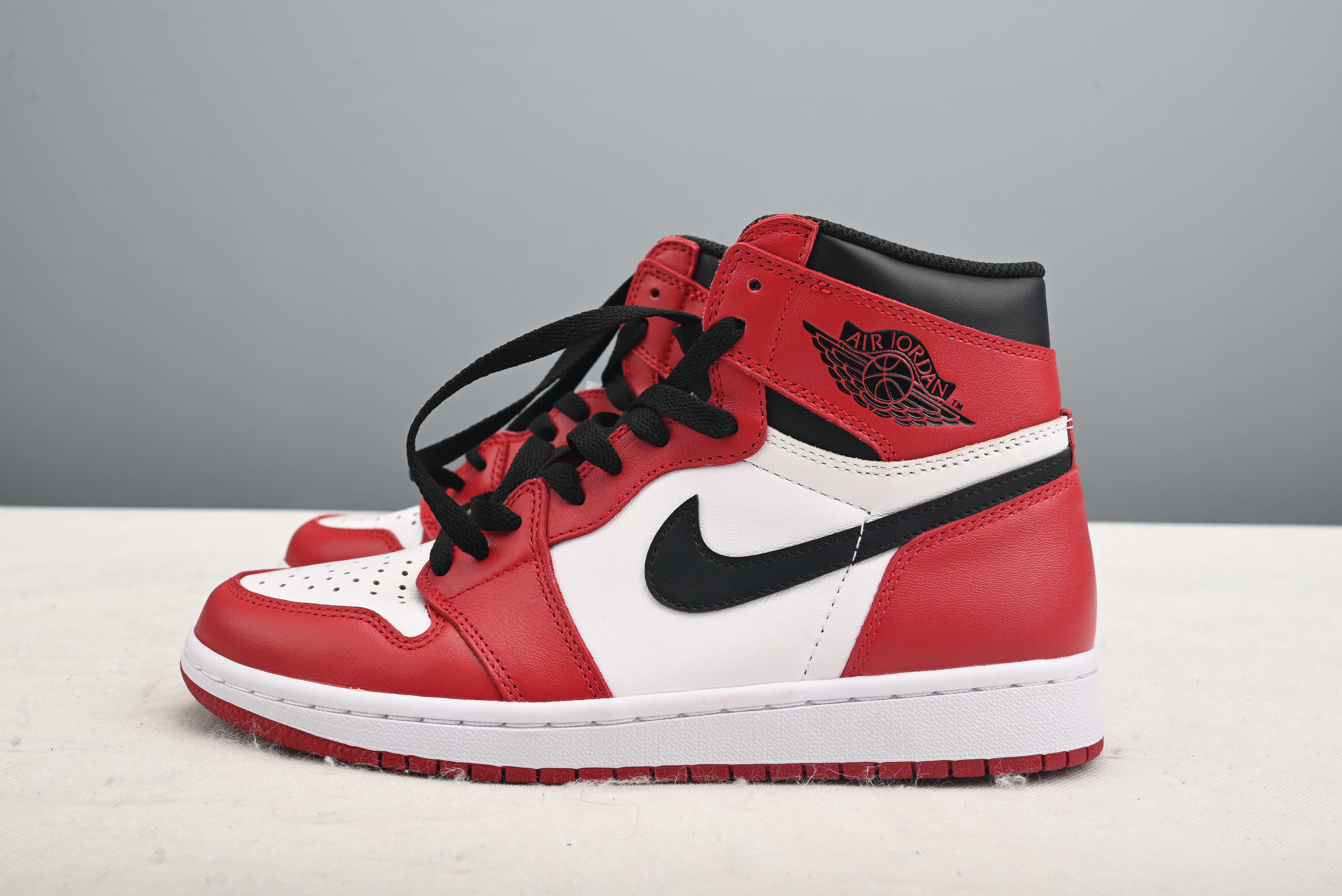 Jordan 1 Retro Chicago (2015)  555088-101