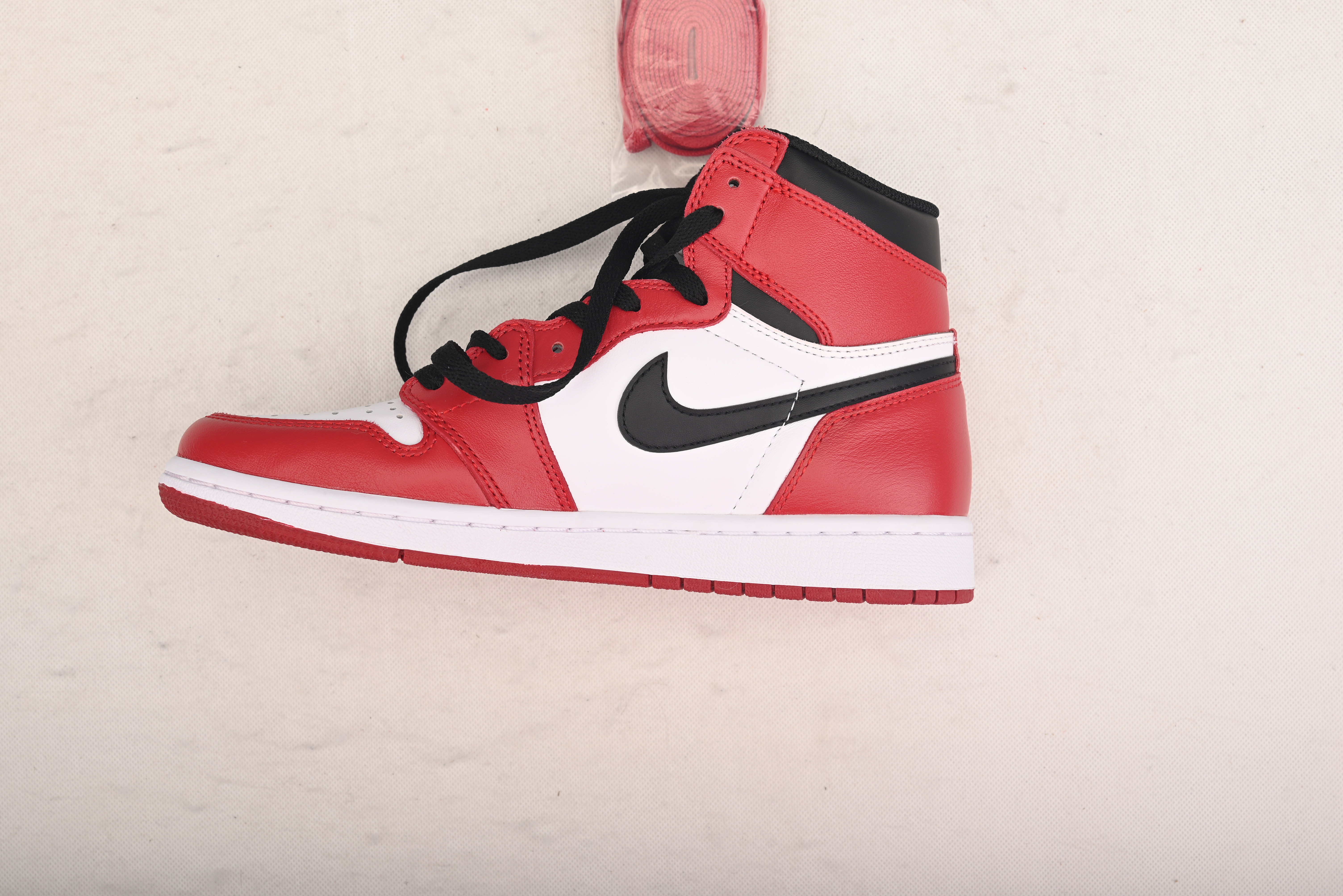 Jordan 1 Retro Chicago (2015)  555088-101