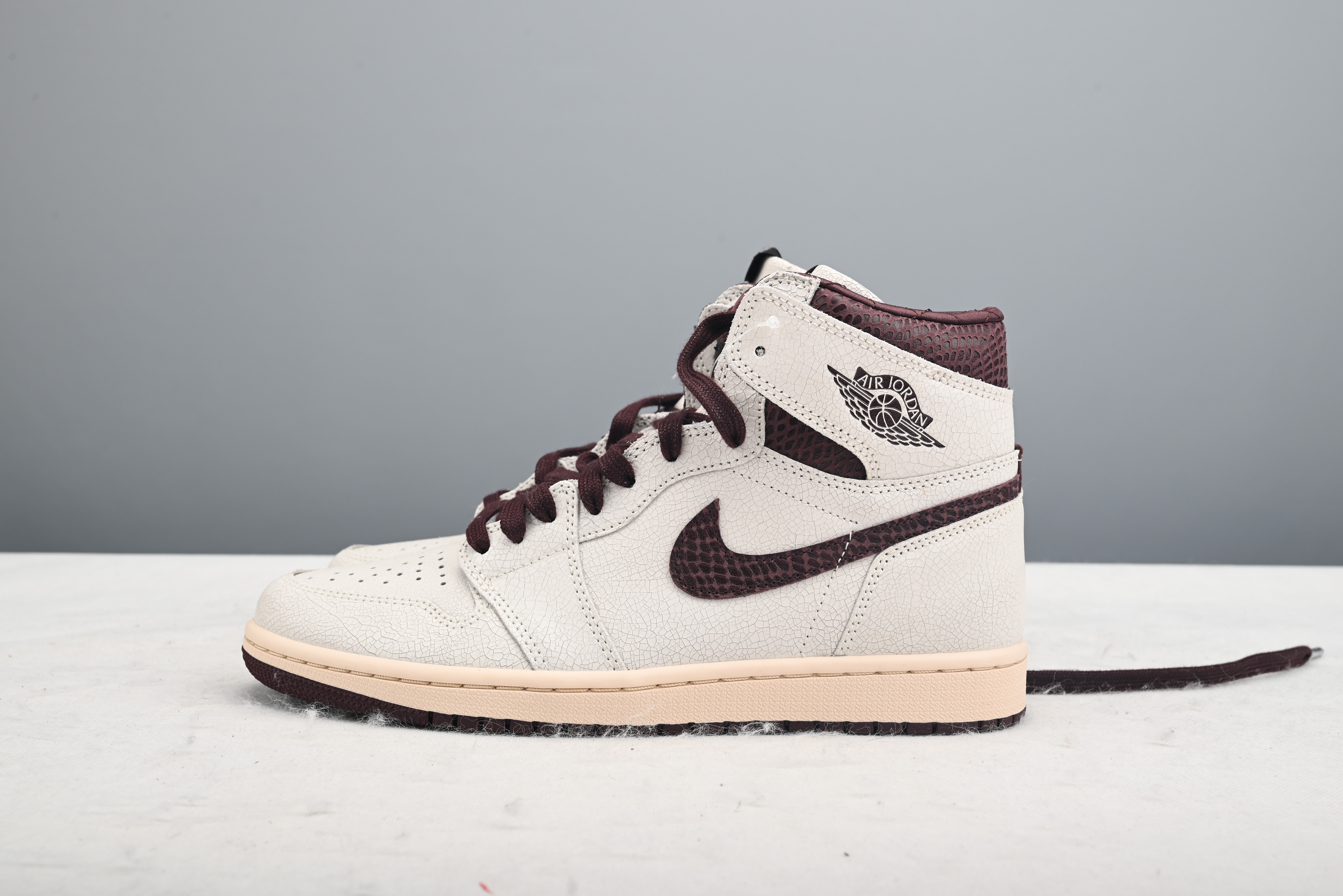 Jordan 1 Retro High OG A Ma Maniére  DO7097-100