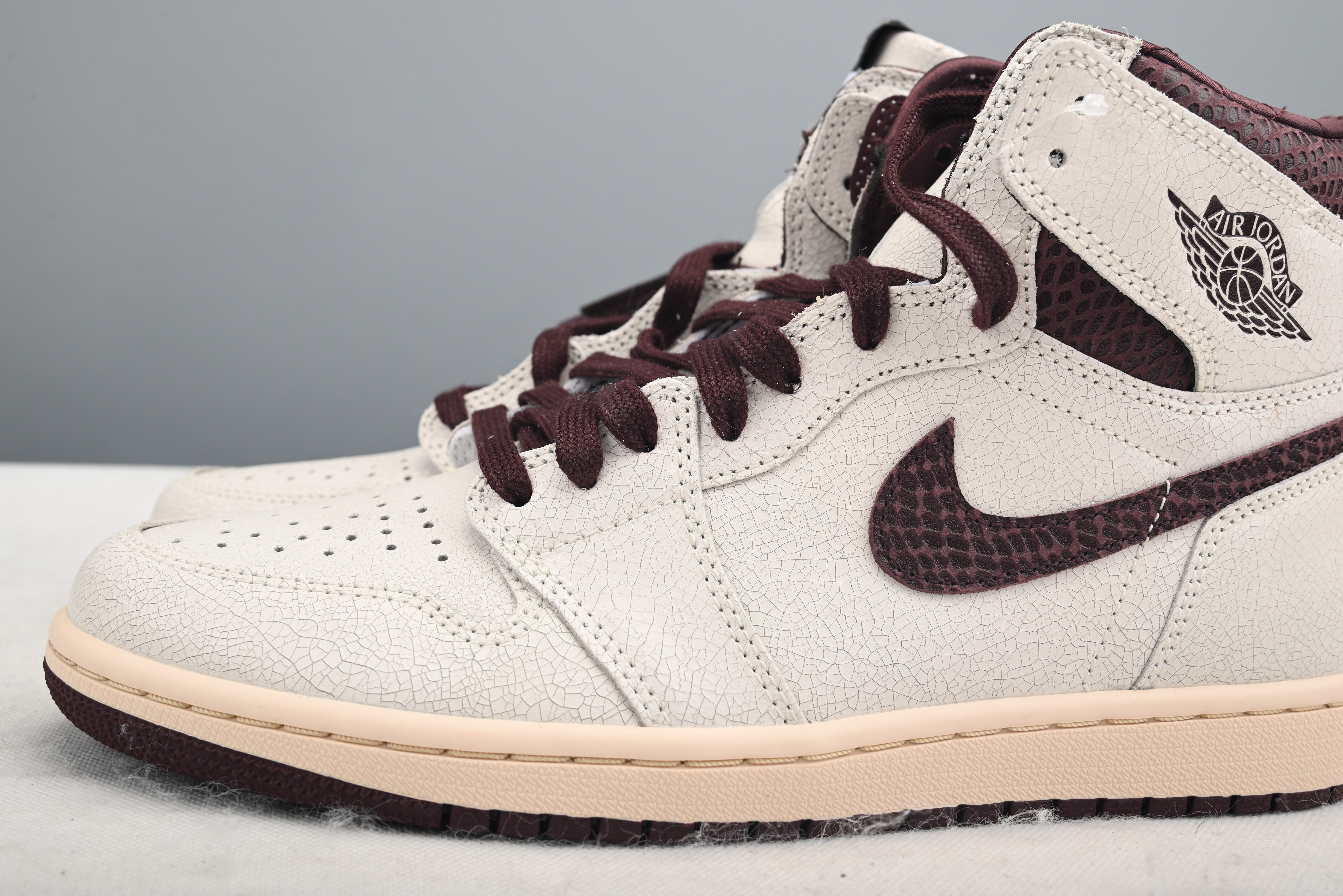 Jordan 1 Retro High OG A Ma Maniére  DO7097-100