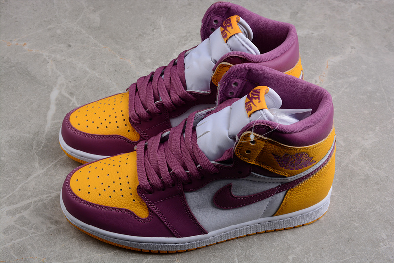 Air Jordan 1 Retro High OG “Brotherhood” 555088-706