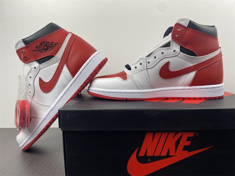 Jordan 1 Retro High OG Heritage  555088-161