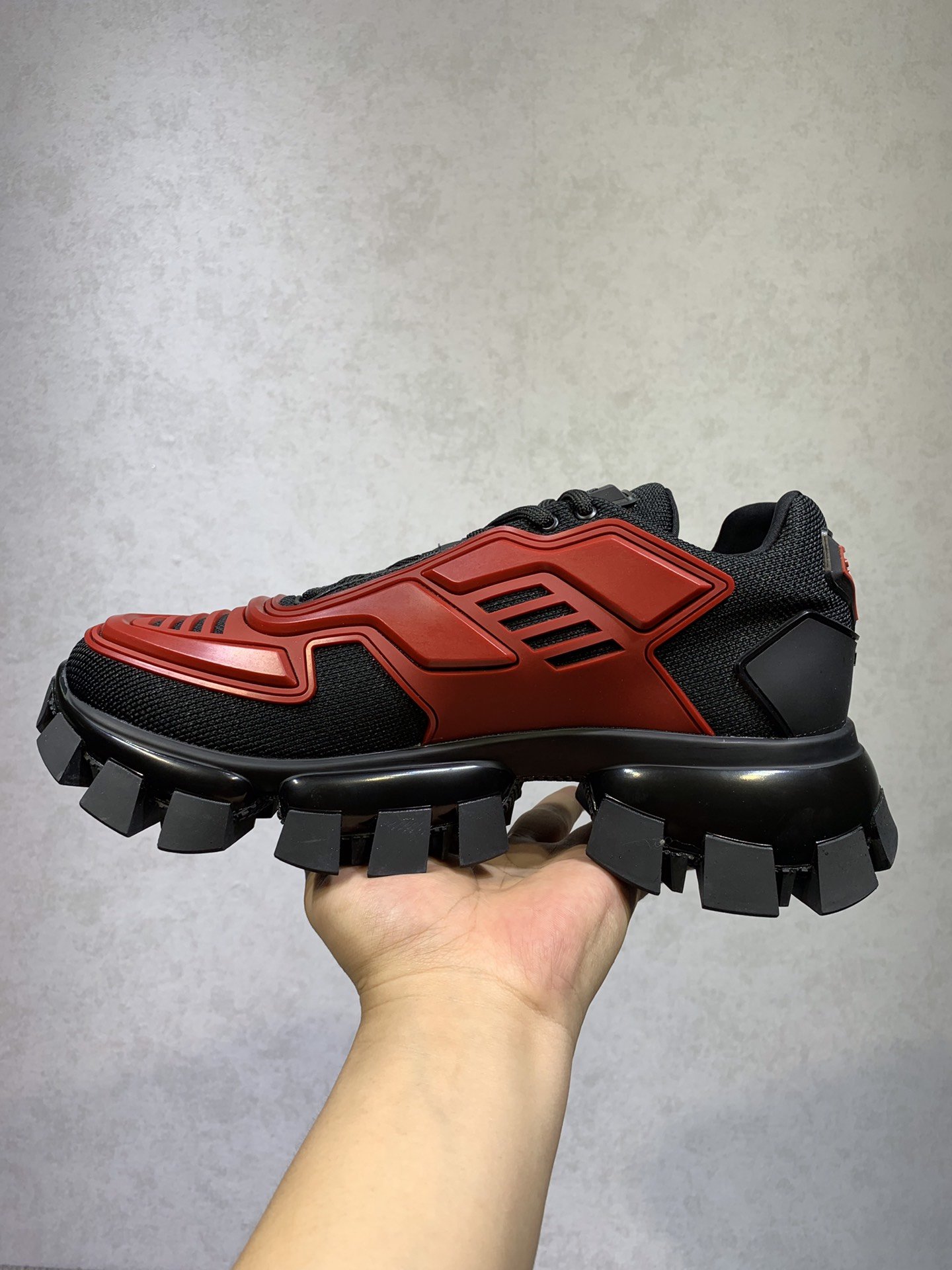 Pradaa Cloudbust Thunder Red Black  2EG293 3KZU