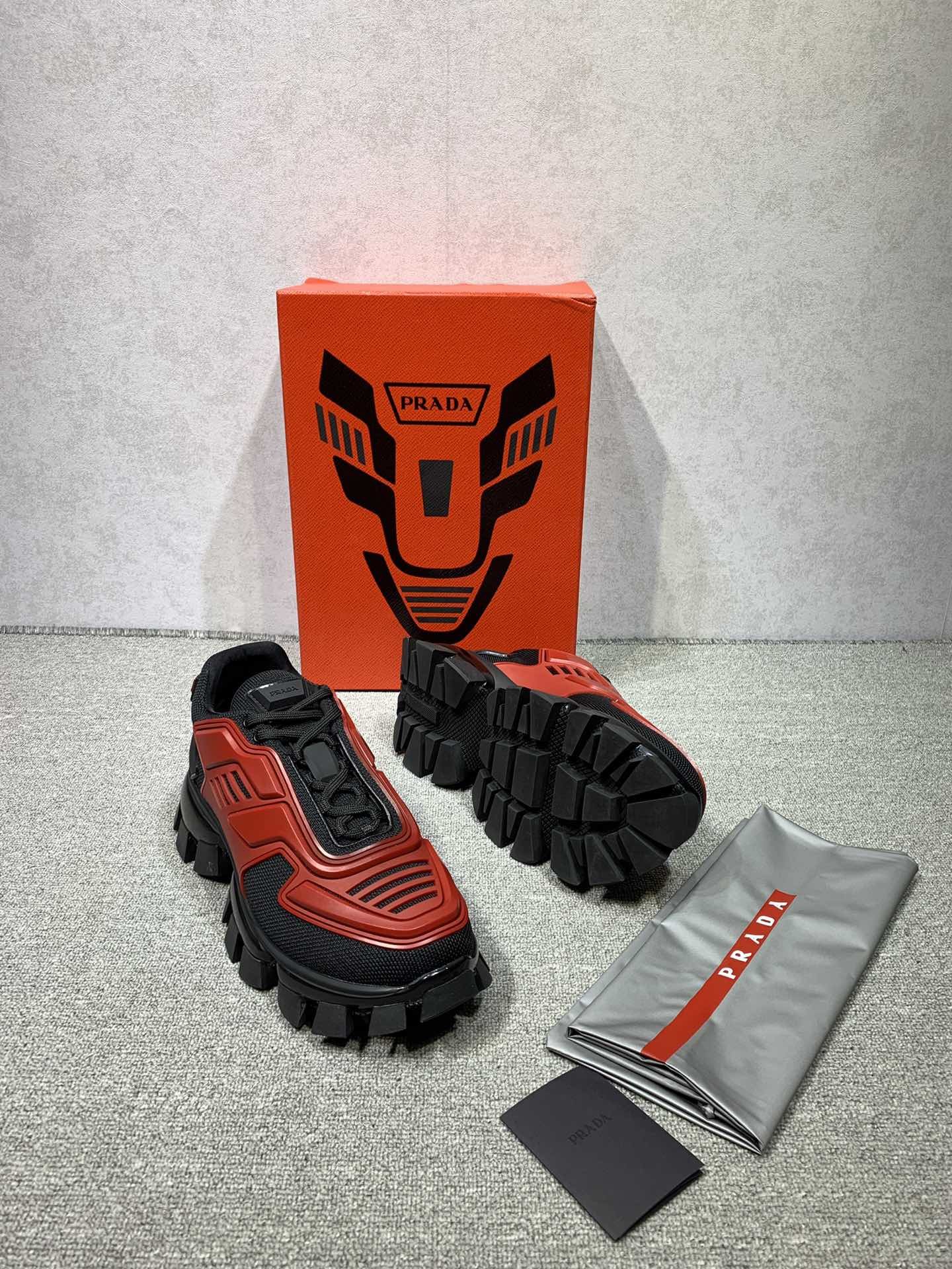 Pradaa Cloudbust Thunder Red Black  2EG293 3KZU