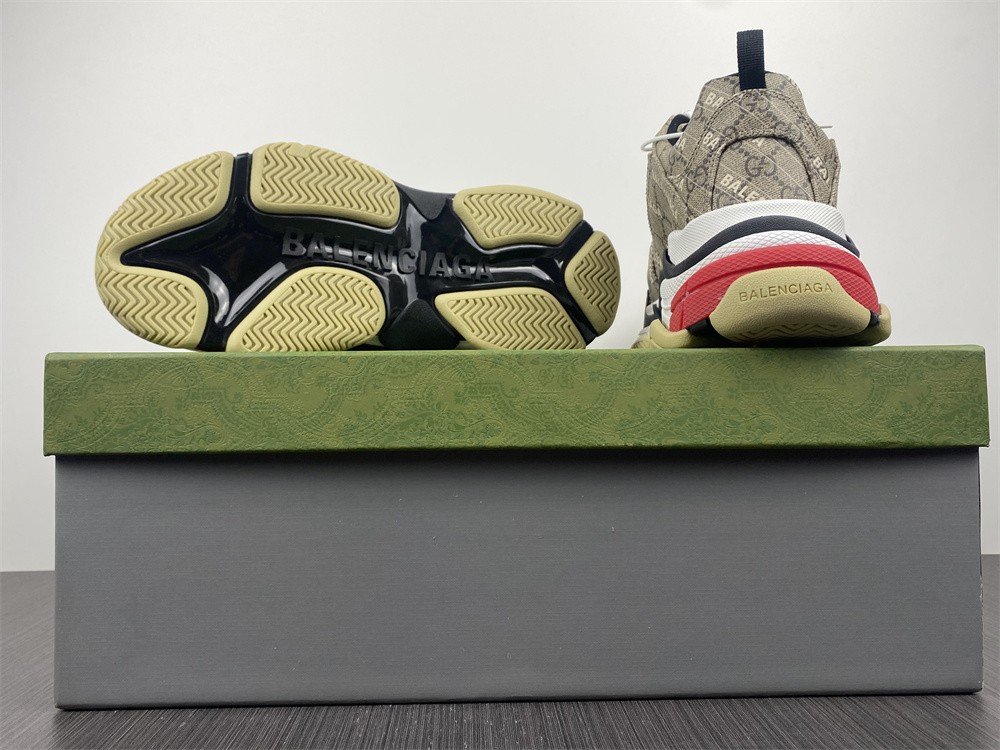 Guccii1 x Blncig The Hacker Project Triple S  681066ULZ10 9795