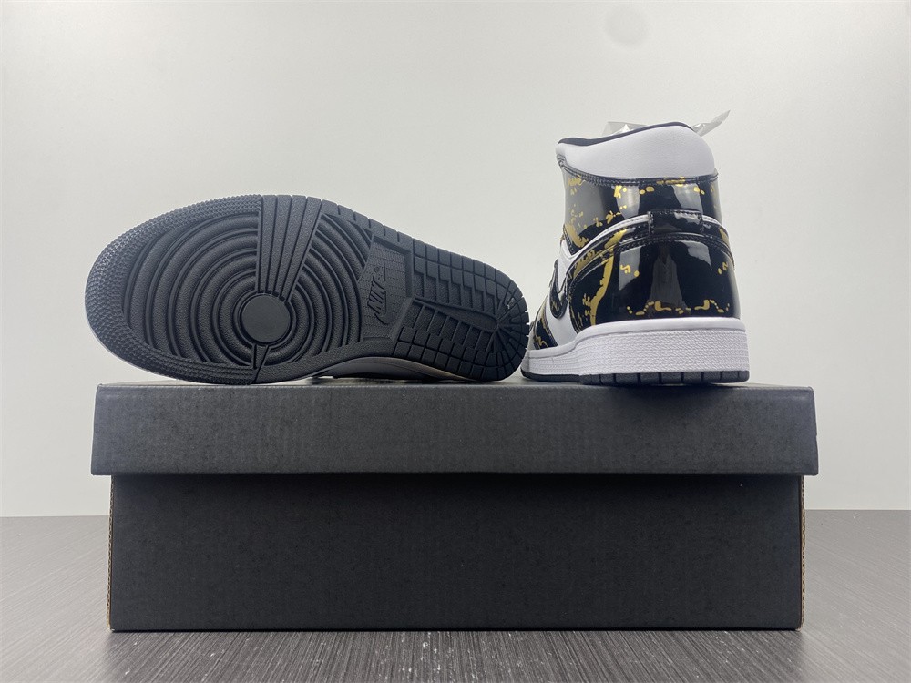 AIR JORDAN 1 MID 554724