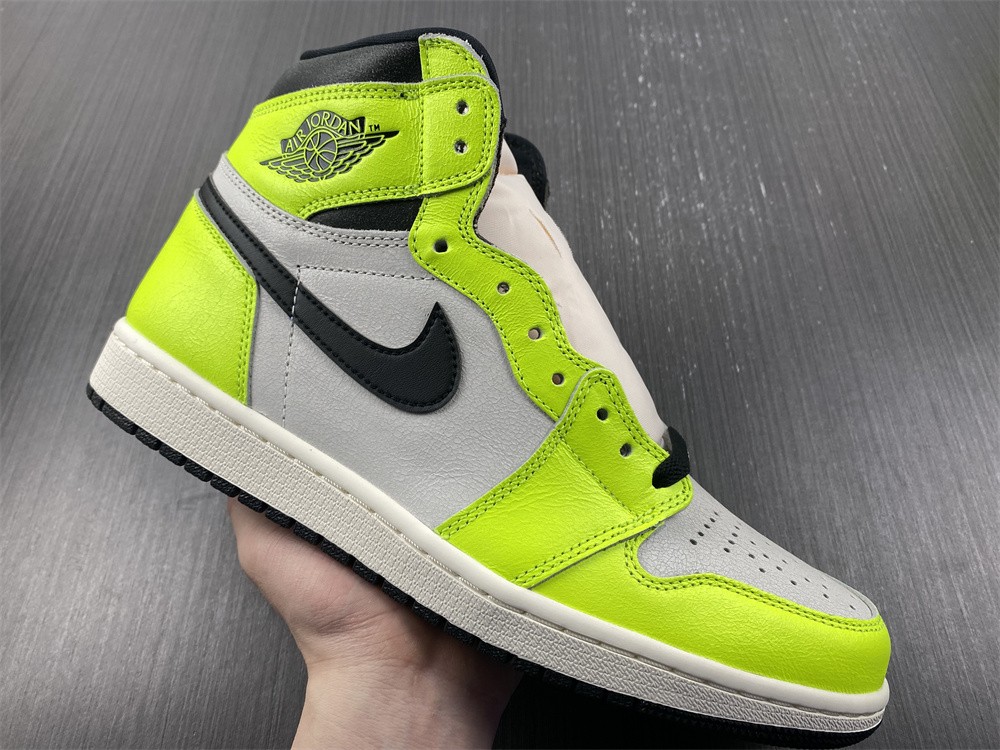 Air Jordan 1 Retro High OG Visionaire volt 555088