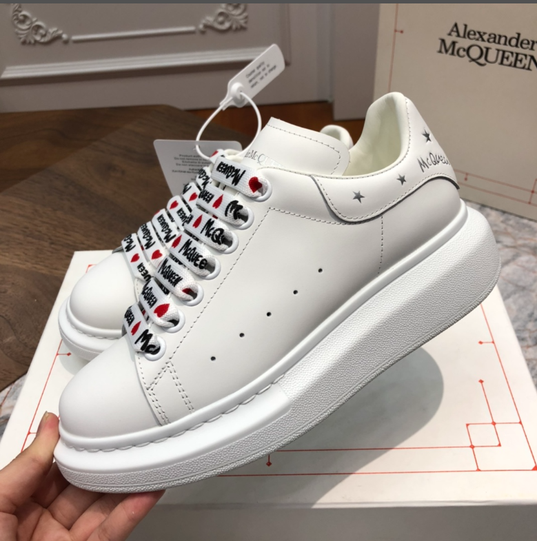 Alxndr McQN sneaker 1