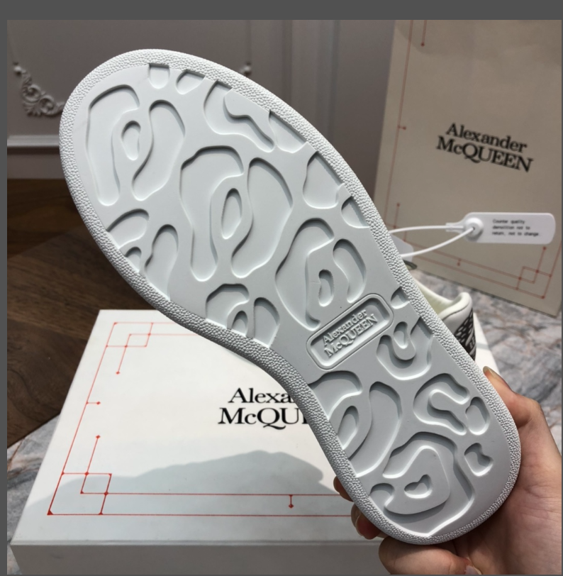 Alxndr McQN sneaker 1