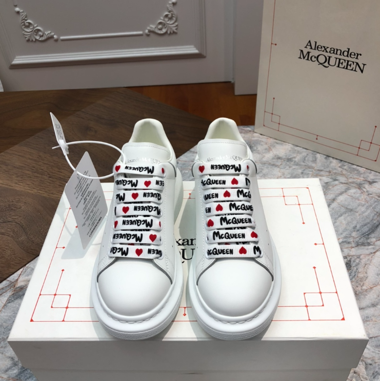 Alxndr McQN sneaker 1
