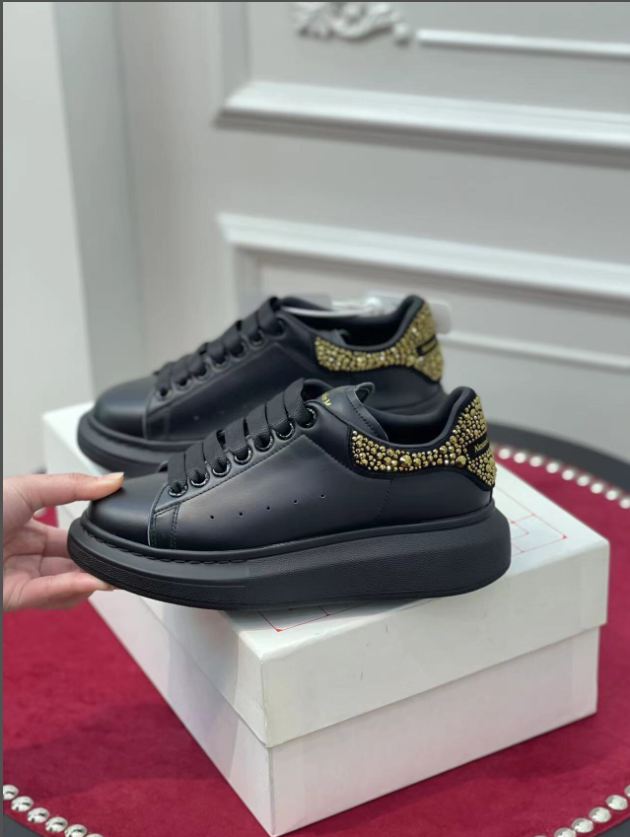 Alxndr McQN Oversized sneaker