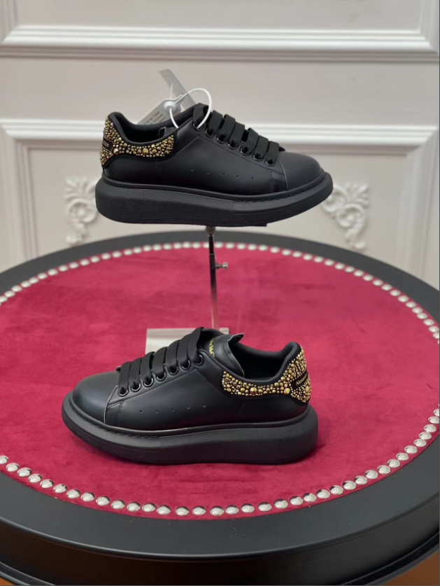 Alxndr McQN Oversized sneaker