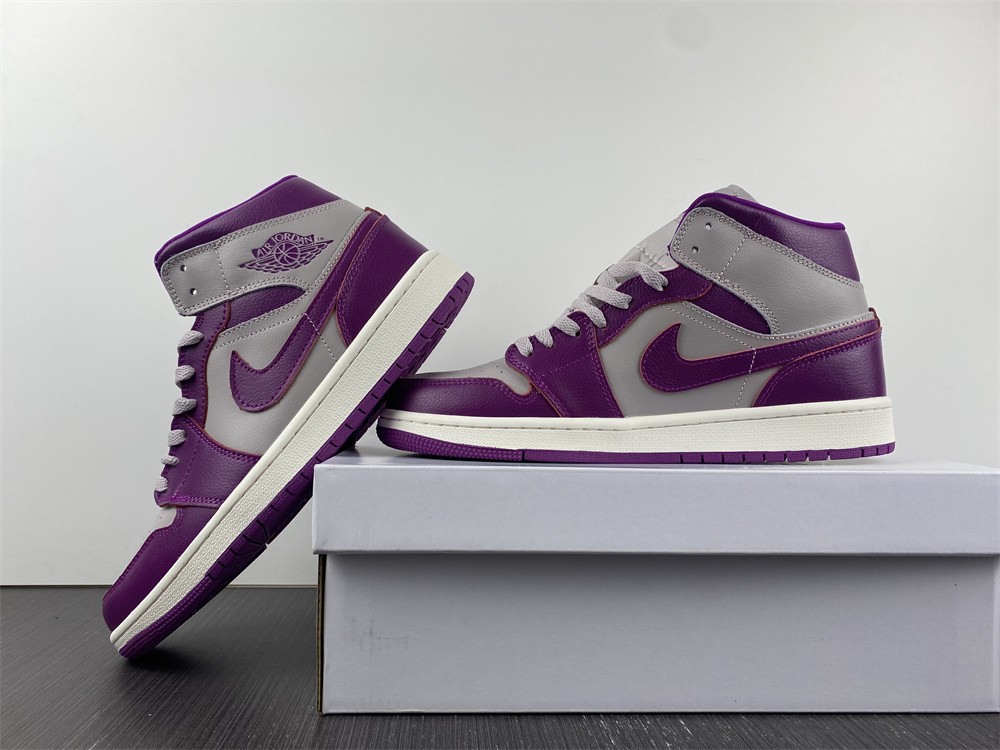 Jordan 1 Mid Magenta (2022) (W)  BQ6472-501