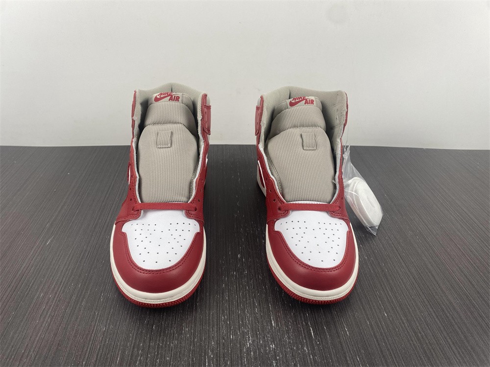 Jordan 1 High OG Newstalgia Chenille (W)  DJ4891-061