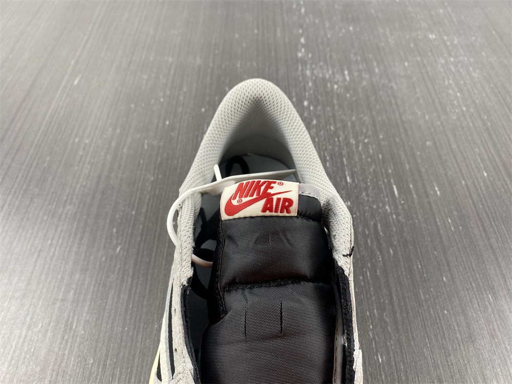 Travis Scott x Air Jordan 1 Low OG  DM7866-010