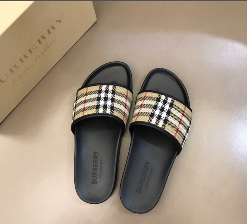 Brbbrry vintage check slides