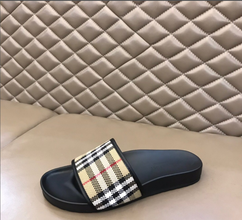 Brbbrry vintage check slides