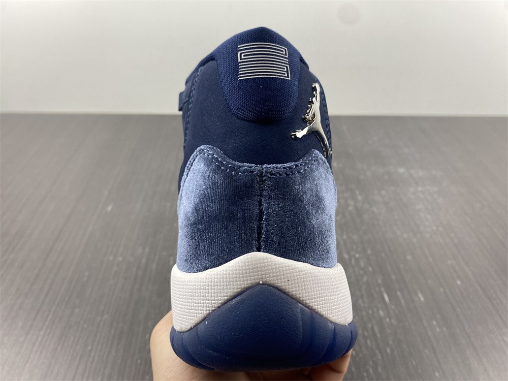 Jordan 11 Retro Midnight Navy  AR0715-441
