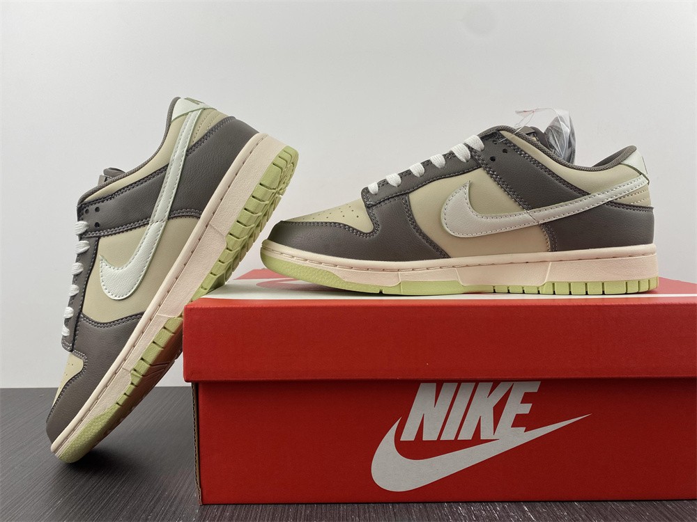 Nike SB Dunk Low "Khaki" FB4960-210